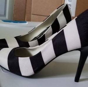 Black and white pumps never worn